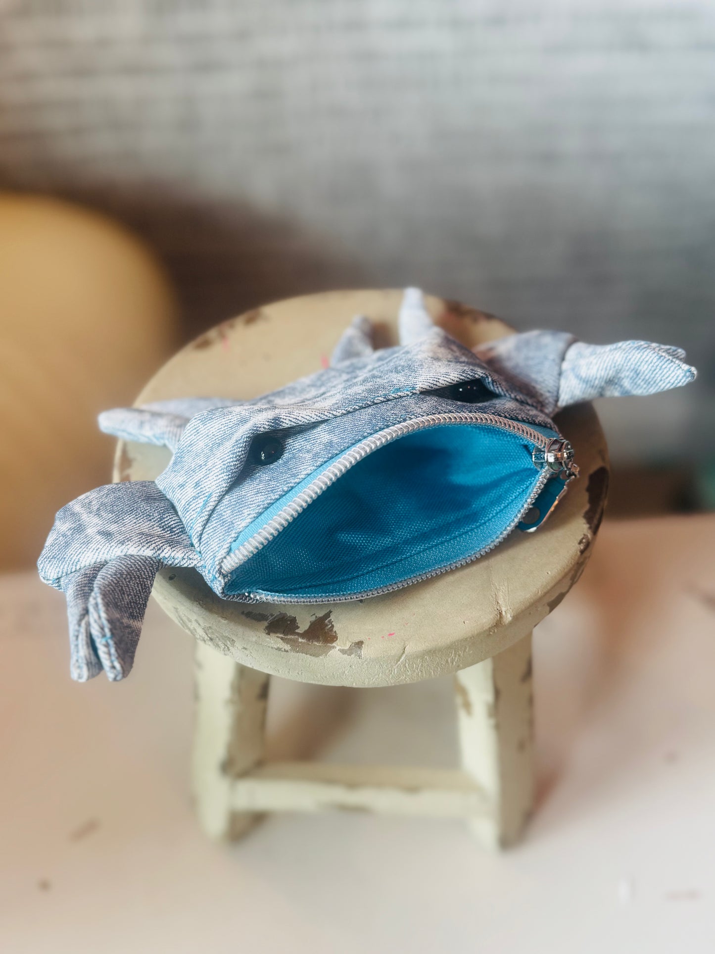 Levi- Denim Snappy Crab