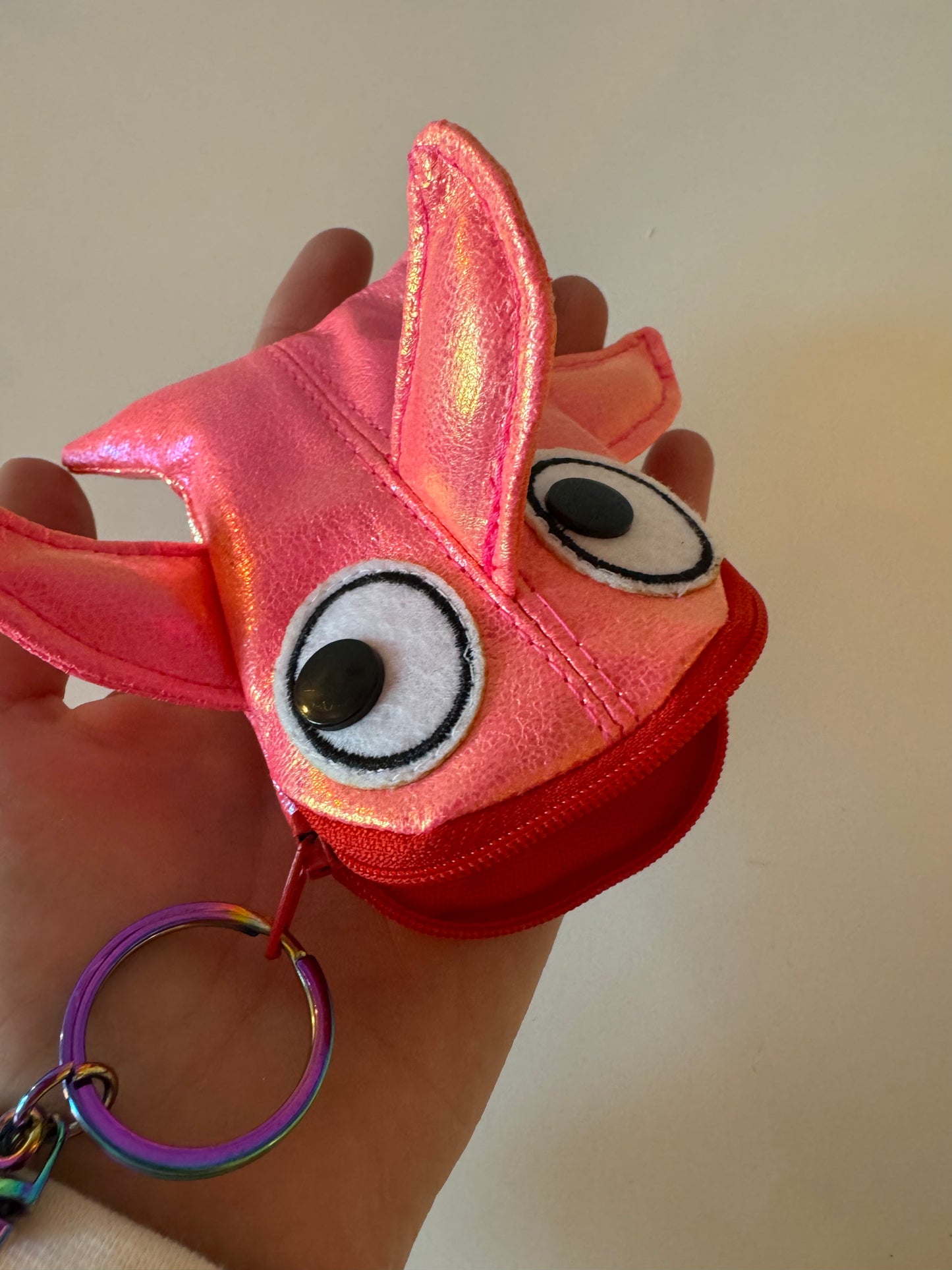 Ruby - Mini Shark Zip Bag