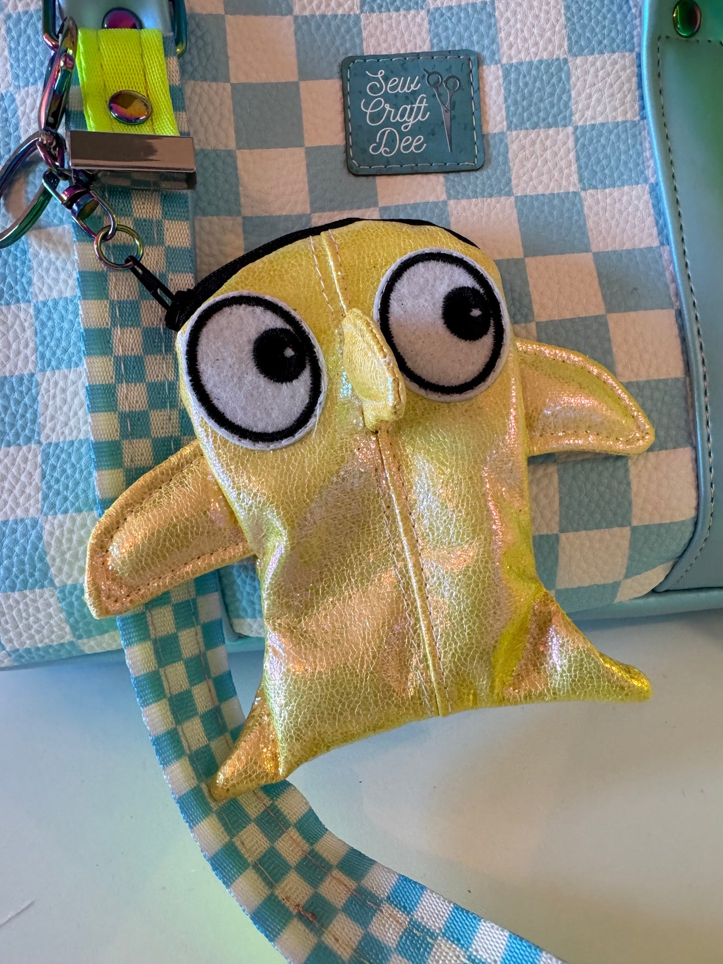 Sunny - Mini Shark Zip Bag