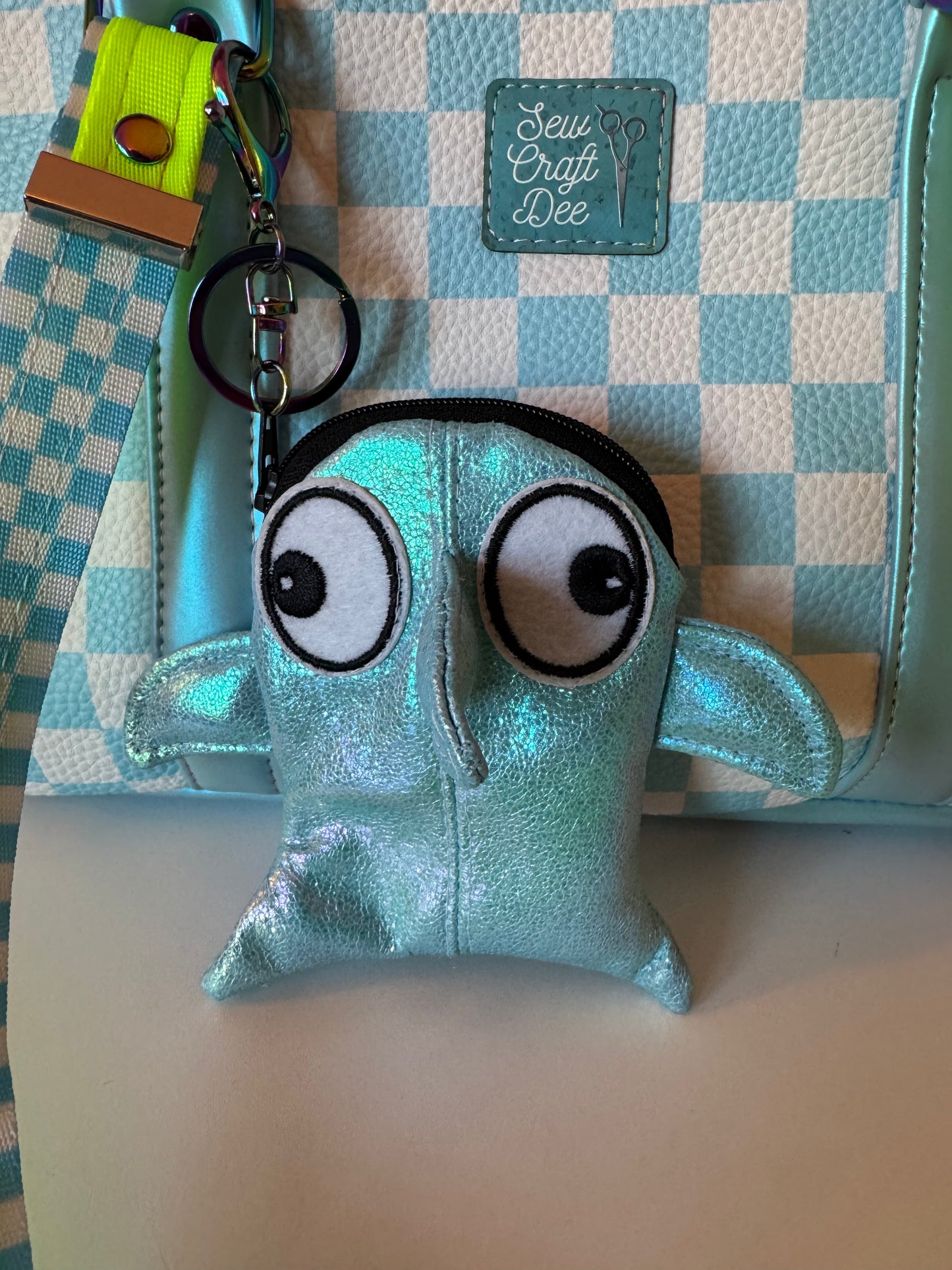 Sebastian - Mini Shark Zip Bag