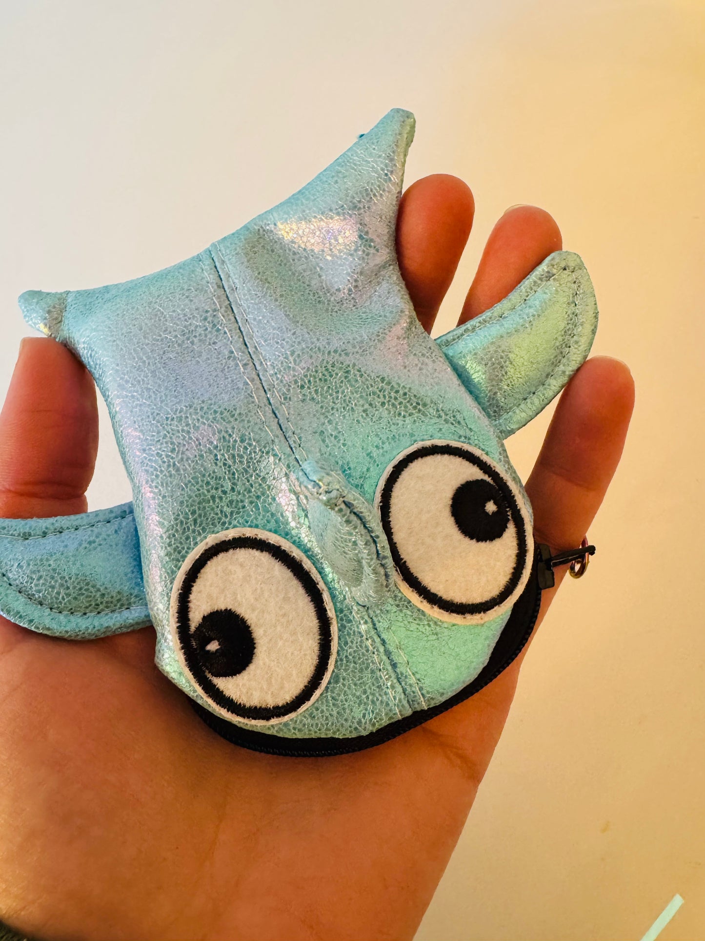 Sebastian - Mini Shark Zip Bag